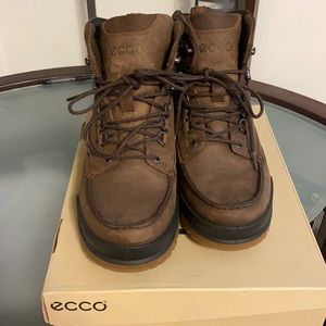 Man Ecco boots